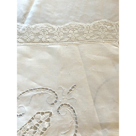 Vintage Ecru Linen Floral Cutwork Embroidered Tablecloth 69” x 59” Lace Trim - Picture 3 of 5